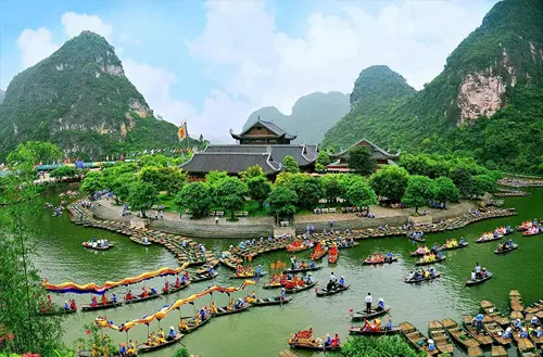 أشهر المزارات السياحية في فيتنام | السفر إلى فيتنام 2025